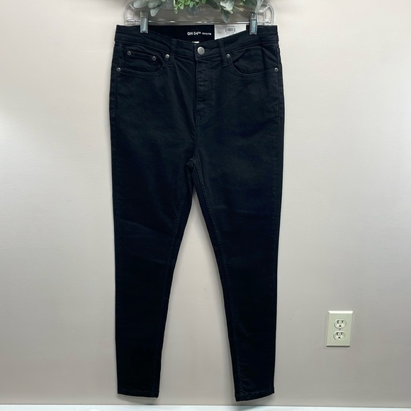 NWT On 34th Black Denim High Rise Skinny Leg Jeans 10/30 - Picture 1 of 16